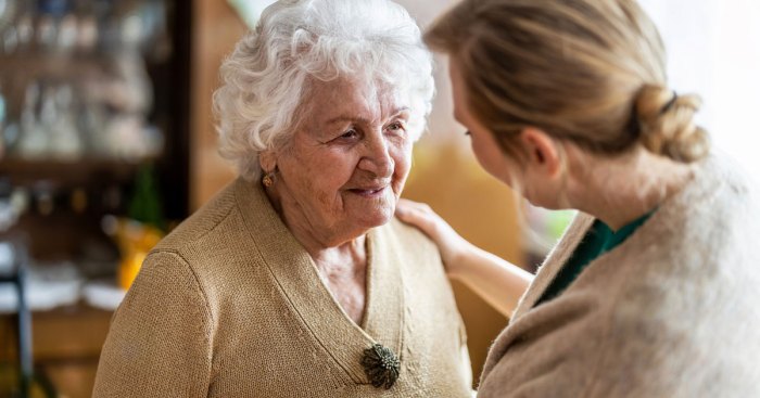 How to talk to someone with dementia on the phone